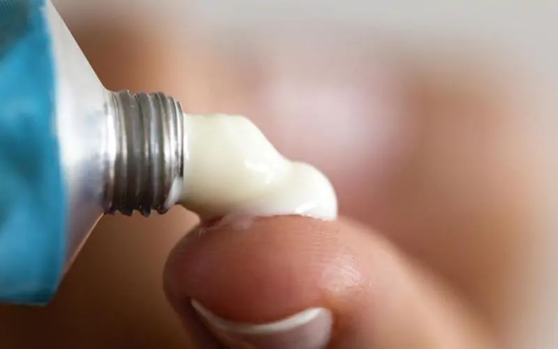 chữa nứt hậu môn sau sinh bằng thuốc