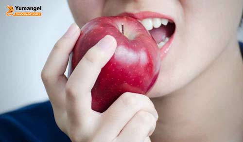 Chuyên gia tư vấn: Đau dạ dày ăn táo được không?