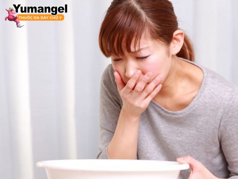 Đau bụng buồn nôn do ngộ độc thức ăn