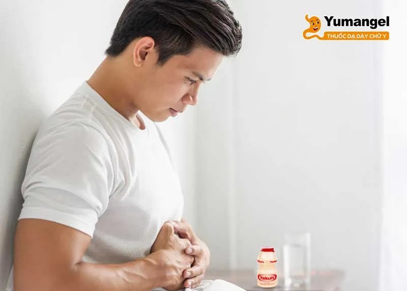 Uống Yakult bị đau bụng nguyên nhân do đâu