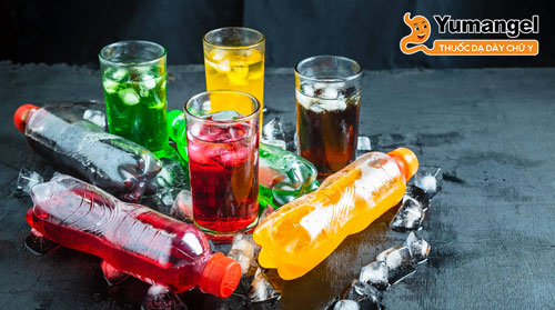 Đồ uống có ga, bao gồm soda và nước có ga, có thể góp phần sản xuất axit dạ dày và có khả năng làm nặng thêm vết loét. 