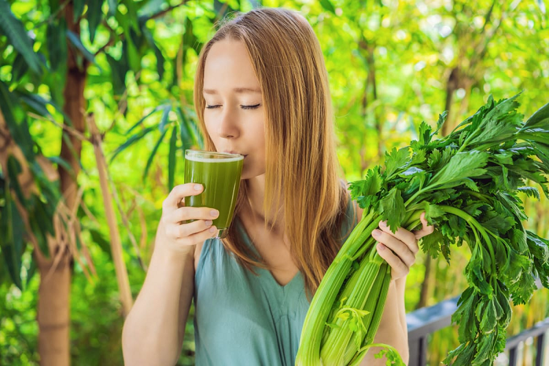 Uống cần tây có hại dạ dày không