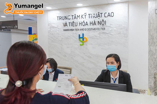 Người bệnh đến thăm khám bệnh tại Trung tâm kỹ thuật cao và tiêu hóa Hà Nội của Bệnh viện Xanh Pôn.