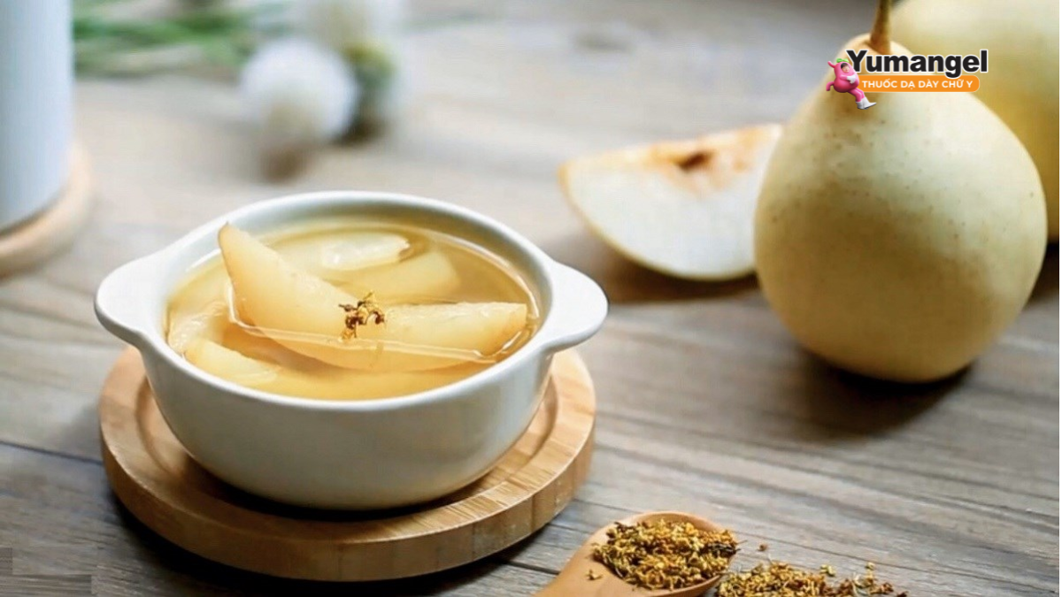 Lê cung cấp nước và chất xơ nhẹ nhàng, hỗ trợ cải thiện táo bón và bù nước cho cơ thể