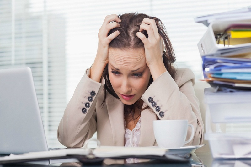 Stress khiến axit tăng, gây đau đầu dạng căng cơ