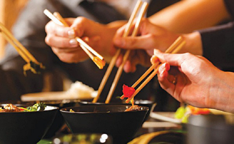 ăn hải sản xong ăn sầu riêng có sao không