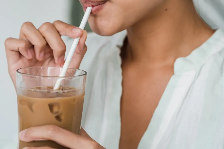 Có nên uống cà phê khi đói hoặc vào buổi sáng?