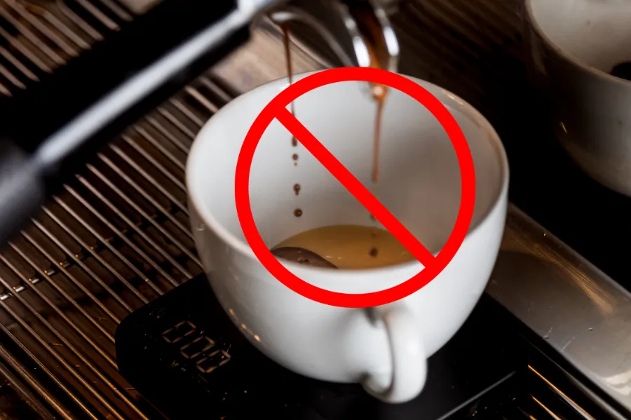 Khi nào nên hạn chế hoặc tạm ngừng uống cà phê?
