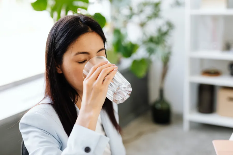 Cách thử nước ion kiềm và theo dõi phản ứng dạ dày