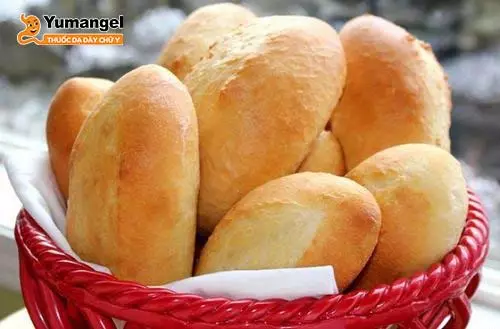 Bánh mì có khả năng thấm hút giúp giảm nhanh lượng acid có trong dạ dày