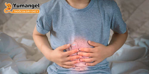 Trẻ bị đau bụng buồn nôn do rối loạn tiêu hóa