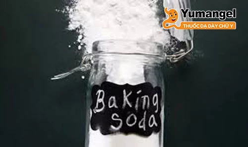Baking soda có thể giúp giảm chứng ợ nóng và khó tiêu bằng cách giảm độ axit trong dạ dày. 